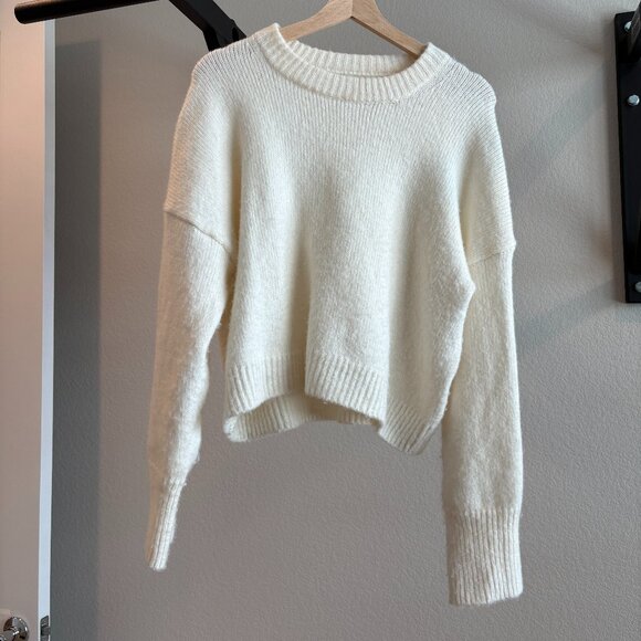 Abercrombie Small White Winter/Fall Sweater - Picture 1 of 3